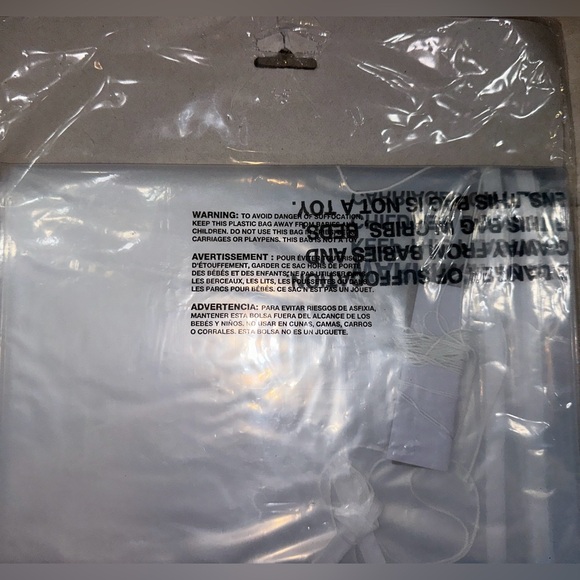 Balloon Drop Bags 80" x 36". Holds 70 9" or 150 5". Balloons are not included. - Picture 5 of 5